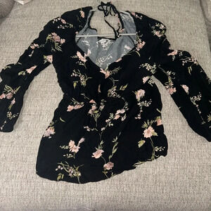 😍American eagle flowered blouse size small 😍
